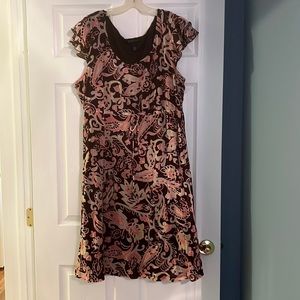 Brown paisley polyester ruffle cap sleeve dress